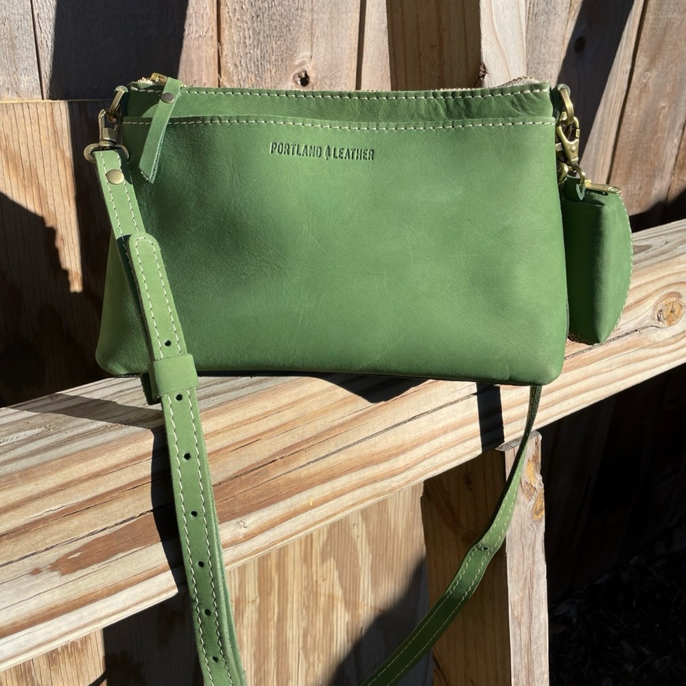 Portland Leather Goods Poppy Purse + taco keychain in Succulent Green